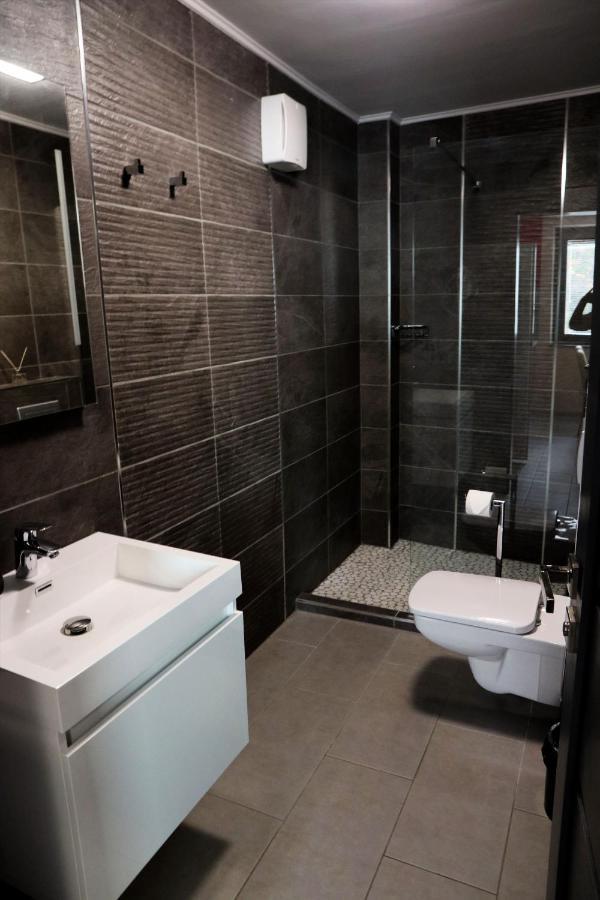 Hr Apartmanhaz Έγκερ Εξωτερικό φωτογραφία