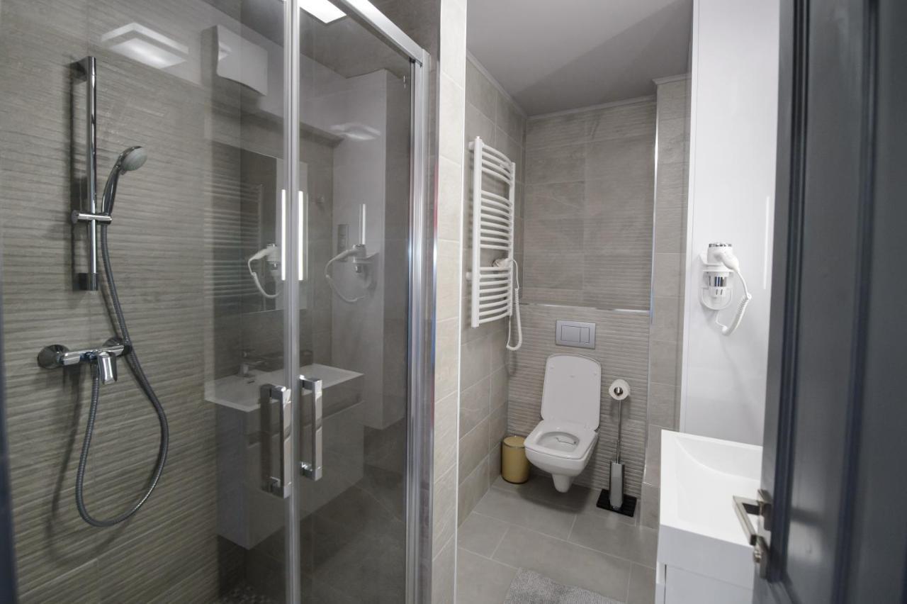 Hr Apartmanhaz Έγκερ Εξωτερικό φωτογραφία
