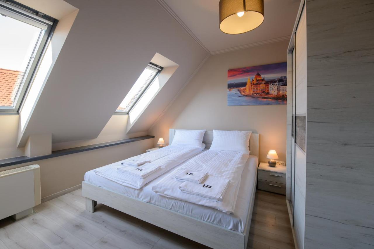 Hr Apartmanhaz Έγκερ Εξωτερικό φωτογραφία