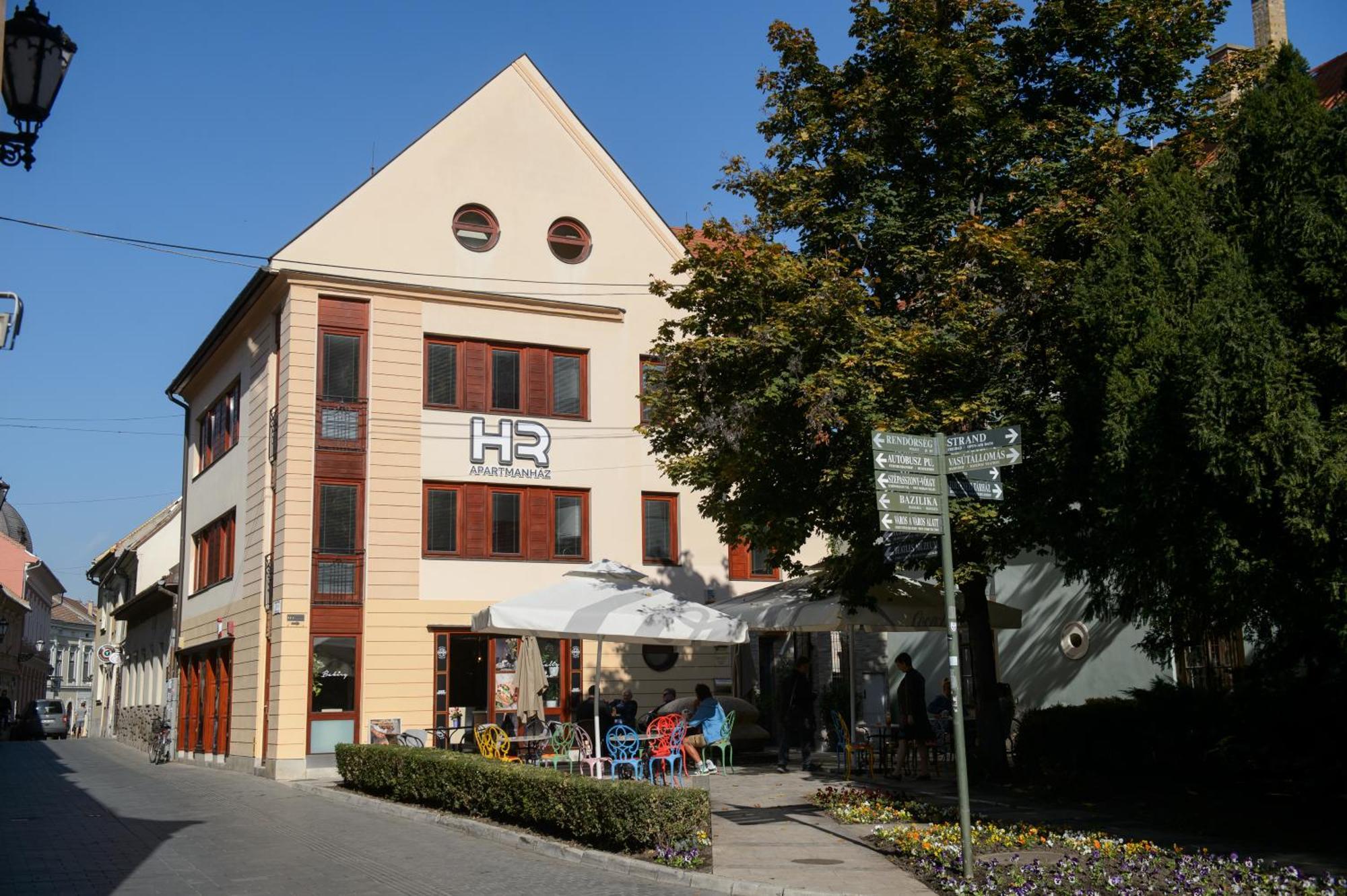 Hr Apartmanhaz Έγκερ Εξωτερικό φωτογραφία