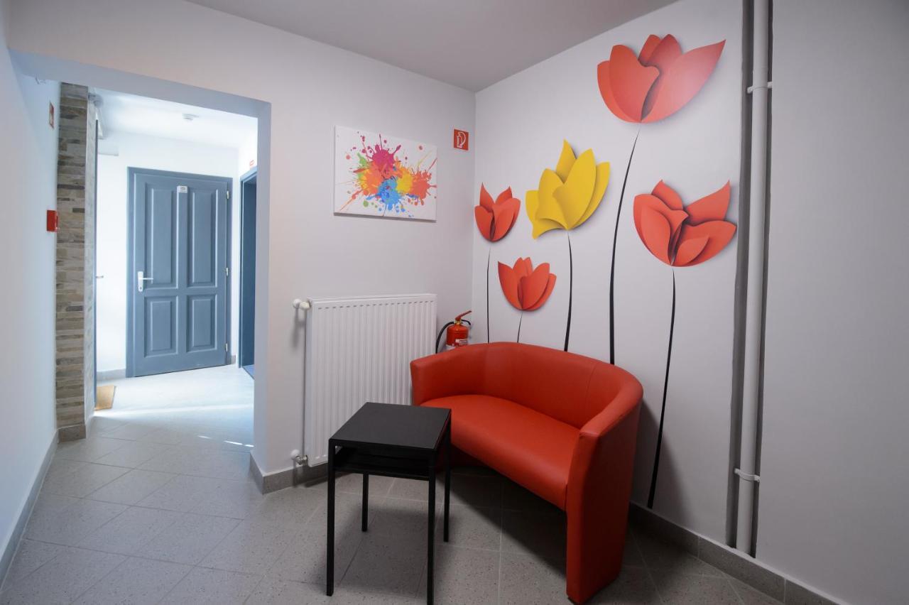 Hr Apartmanhaz Έγκερ Εξωτερικό φωτογραφία